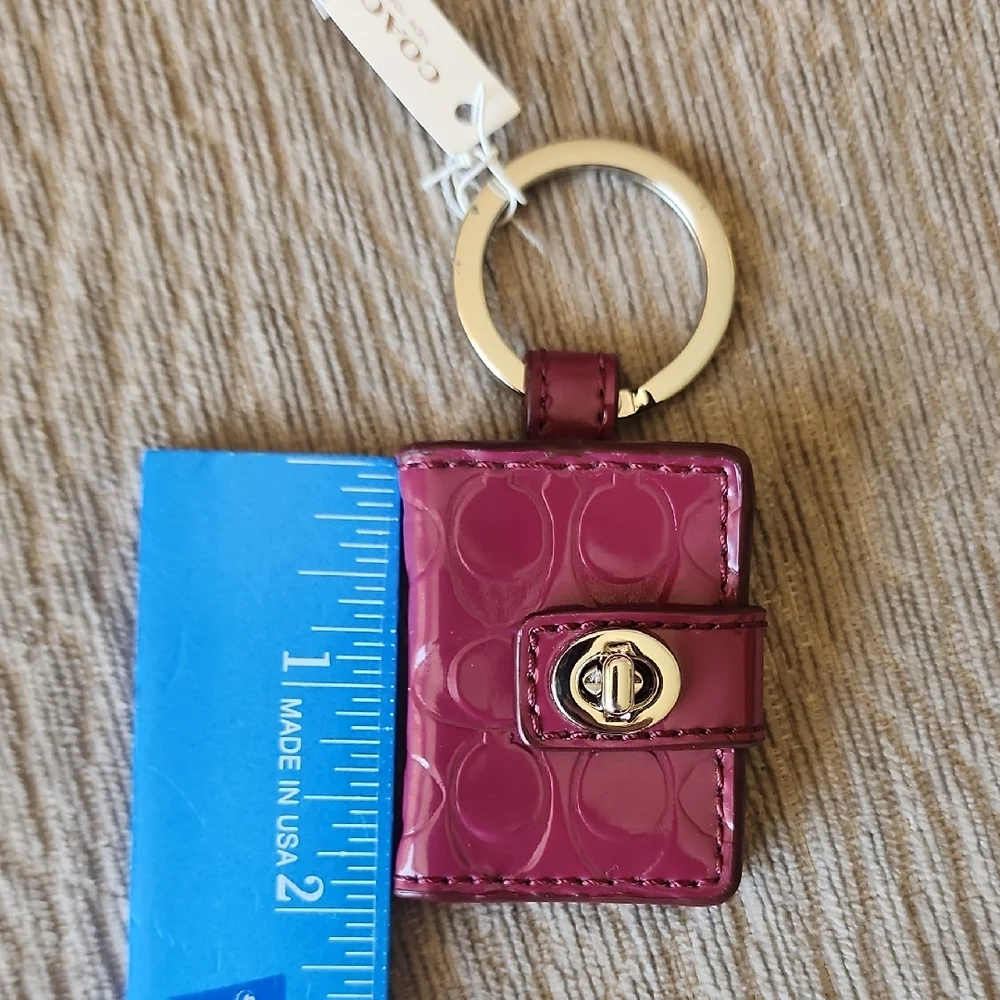 Coach Glossy Patent Cardholder Keyring - Raspberry Vintage 2000's New With Tag - Picture 7 of 8